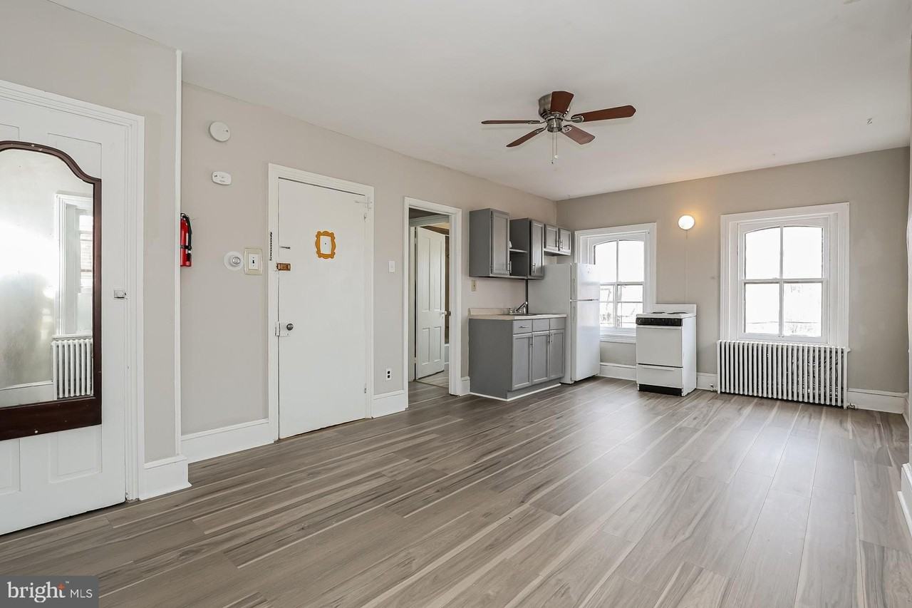 212 E Broad St #3 - Photo 7 of 10