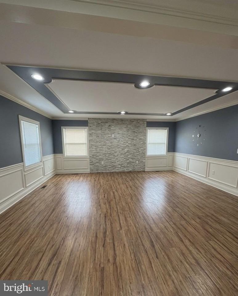 34 Hopkins Ln - Photo 6 of 15