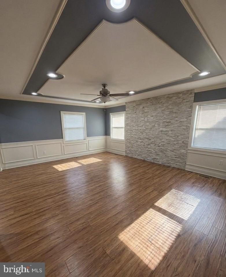 34 Hopkins Ln - Photo 7 of 15