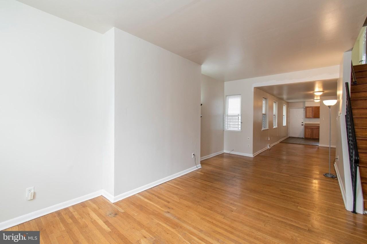 1635 Fontain St - Photo 5 of 31