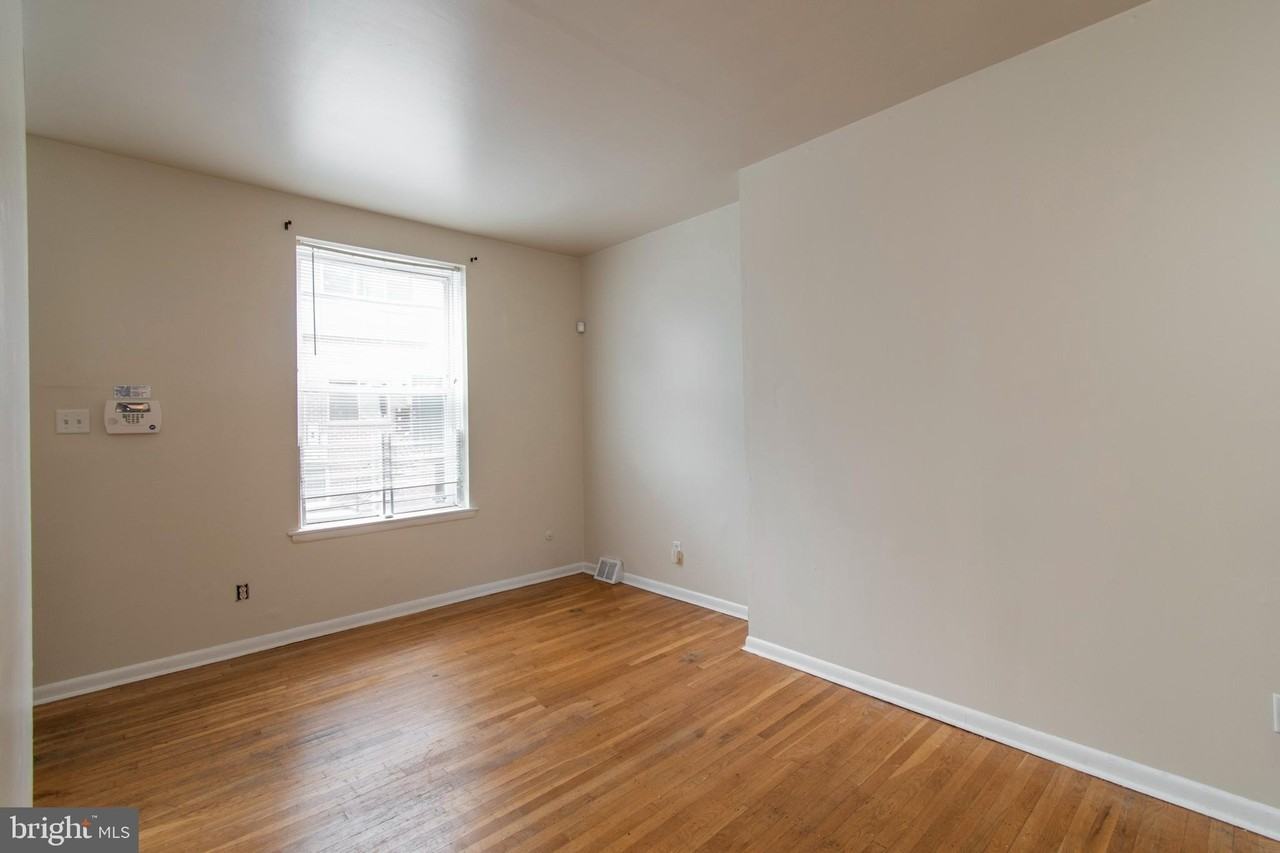 1635 Fontain St - Photo 6 of 31