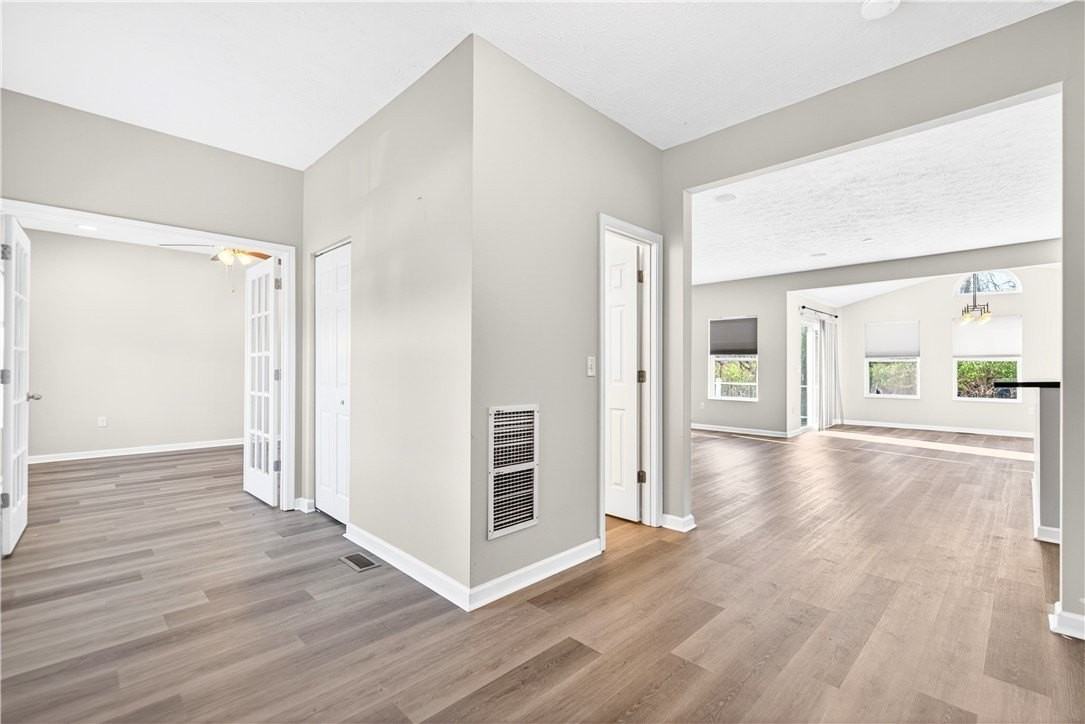 403 Mccormick Rd - Photo 2 of 49