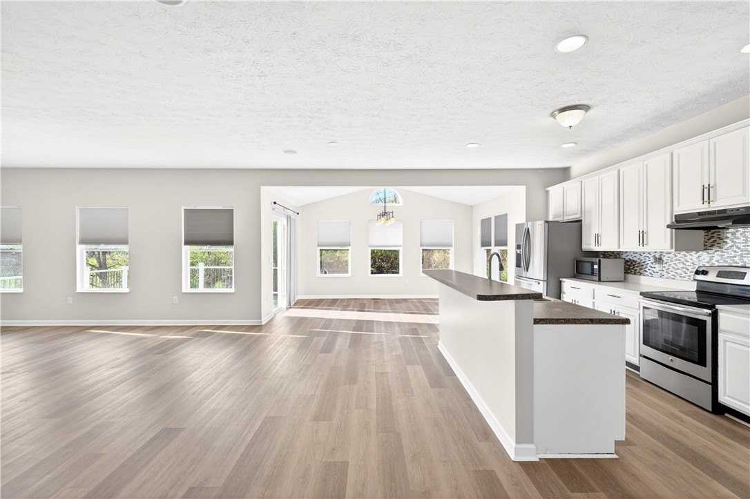 403 Mccormick Rd - Photo 5 of 49