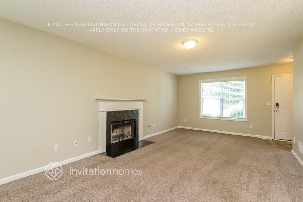 5773 Riverside Walk Dr - Photo 3 of 21