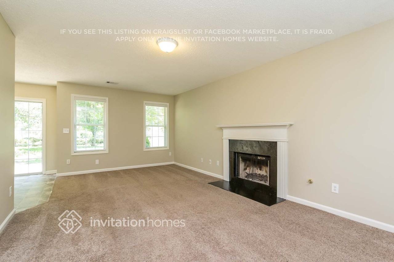 5773 Riverside Walk Dr - Photo 4 of 21