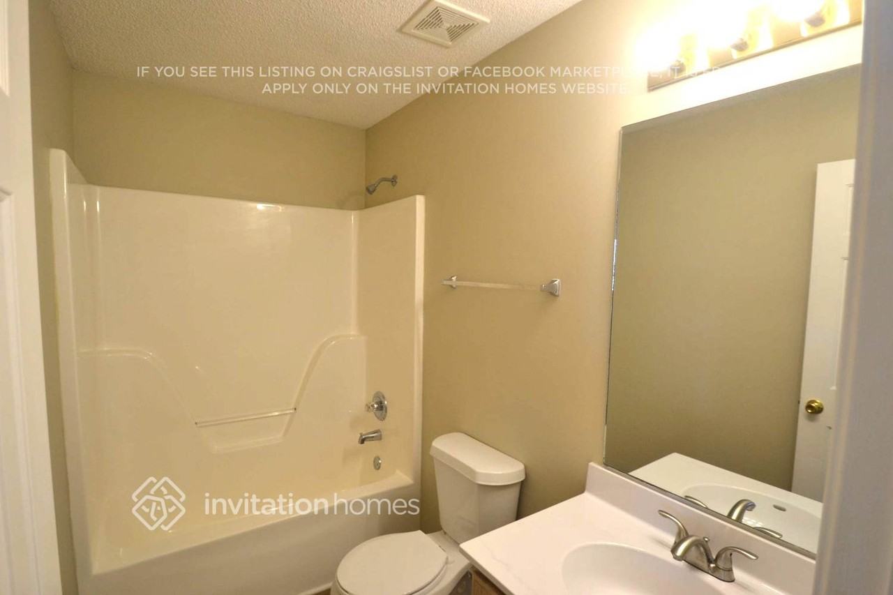 4388 Ward Bluff Ct - Photo 6 of 9