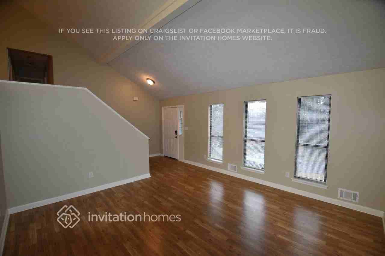 4687 Dogwood Farms Dr - Photo 3 of 9