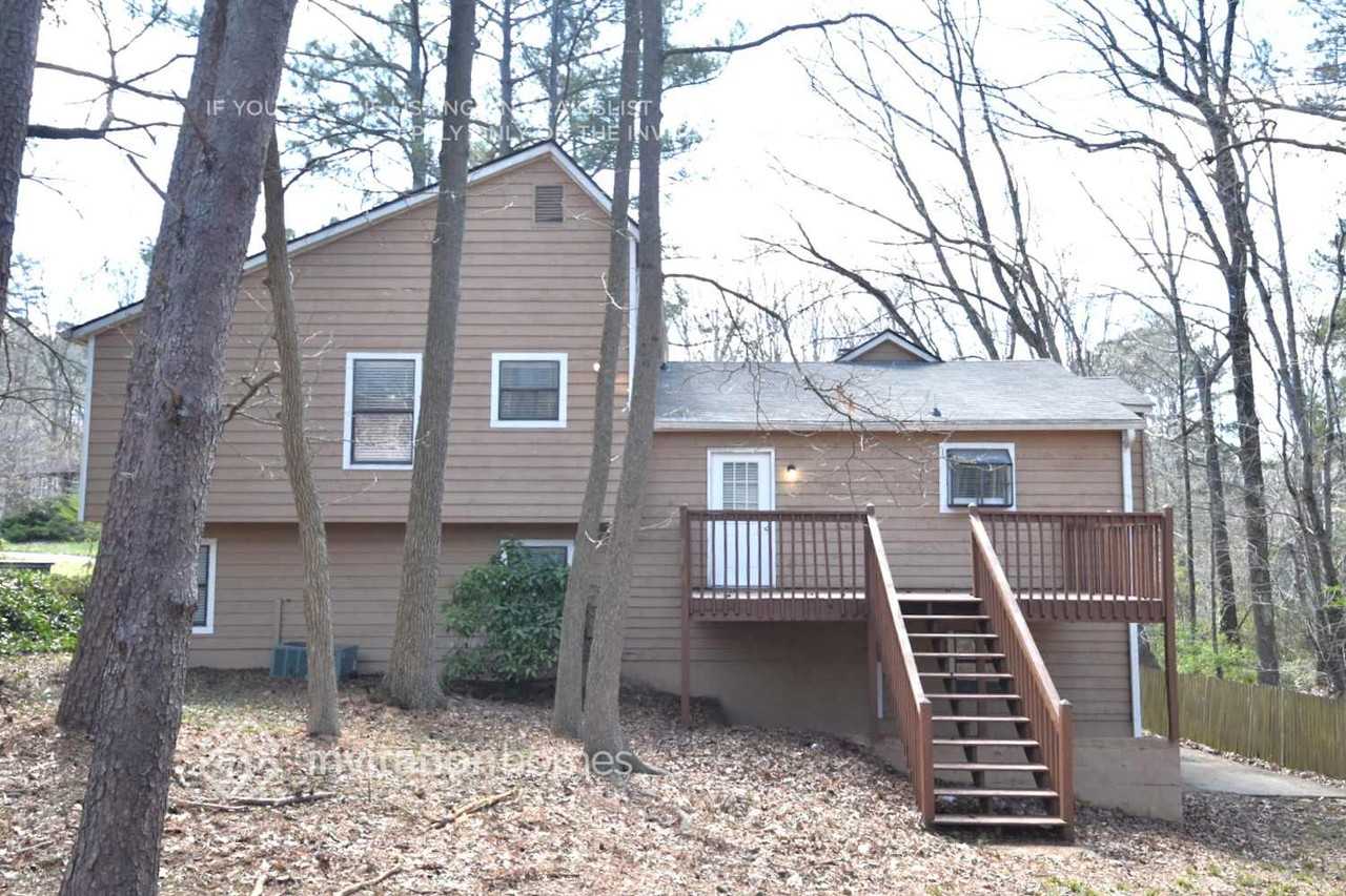 2679 Forest Way Ne - Photo 6 of 7