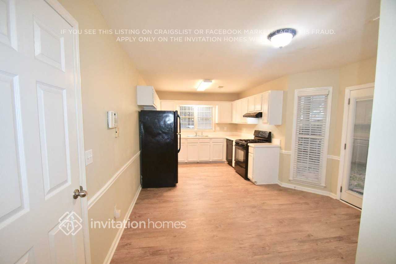 2000 Morning Walk Nw - Photo 4 of 12