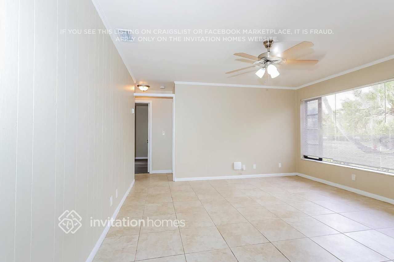 862 Arlington Dr - Photo 3 of 14