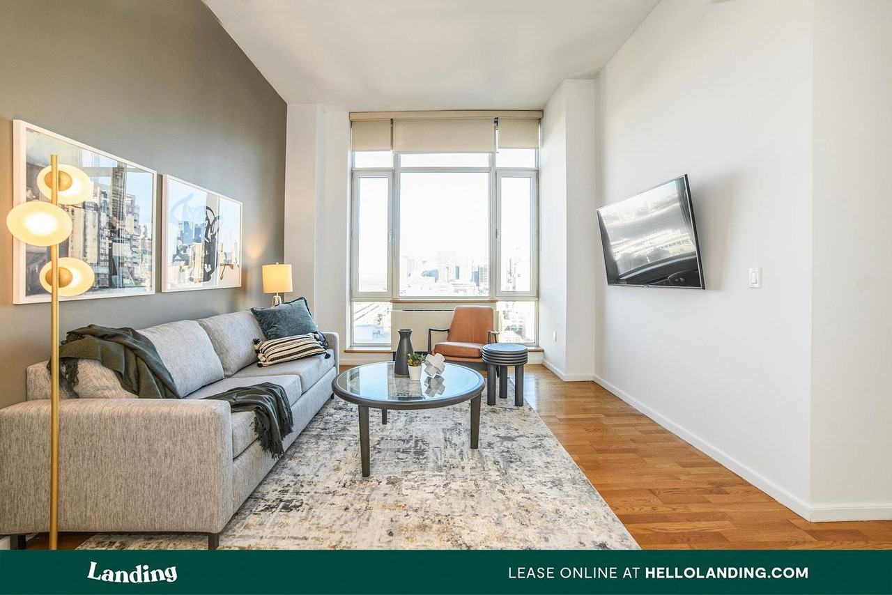 325 E. 300 S. - Photo 3 of 50