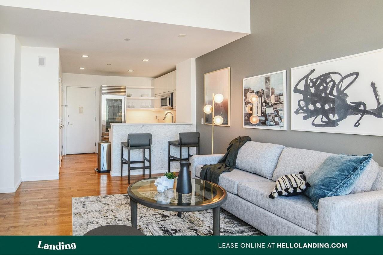 325 E. 300 S. - Photo 4 of 50