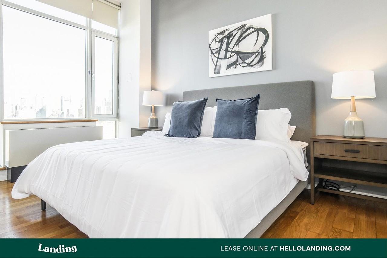 325 E. 300 S. - Photo 5 of 50