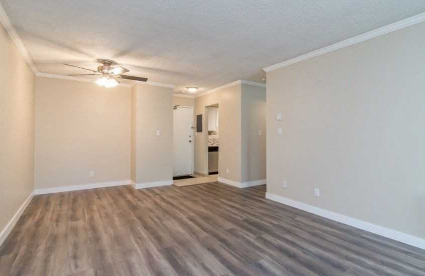 10560 154 St #207 - Photo 4 of 13