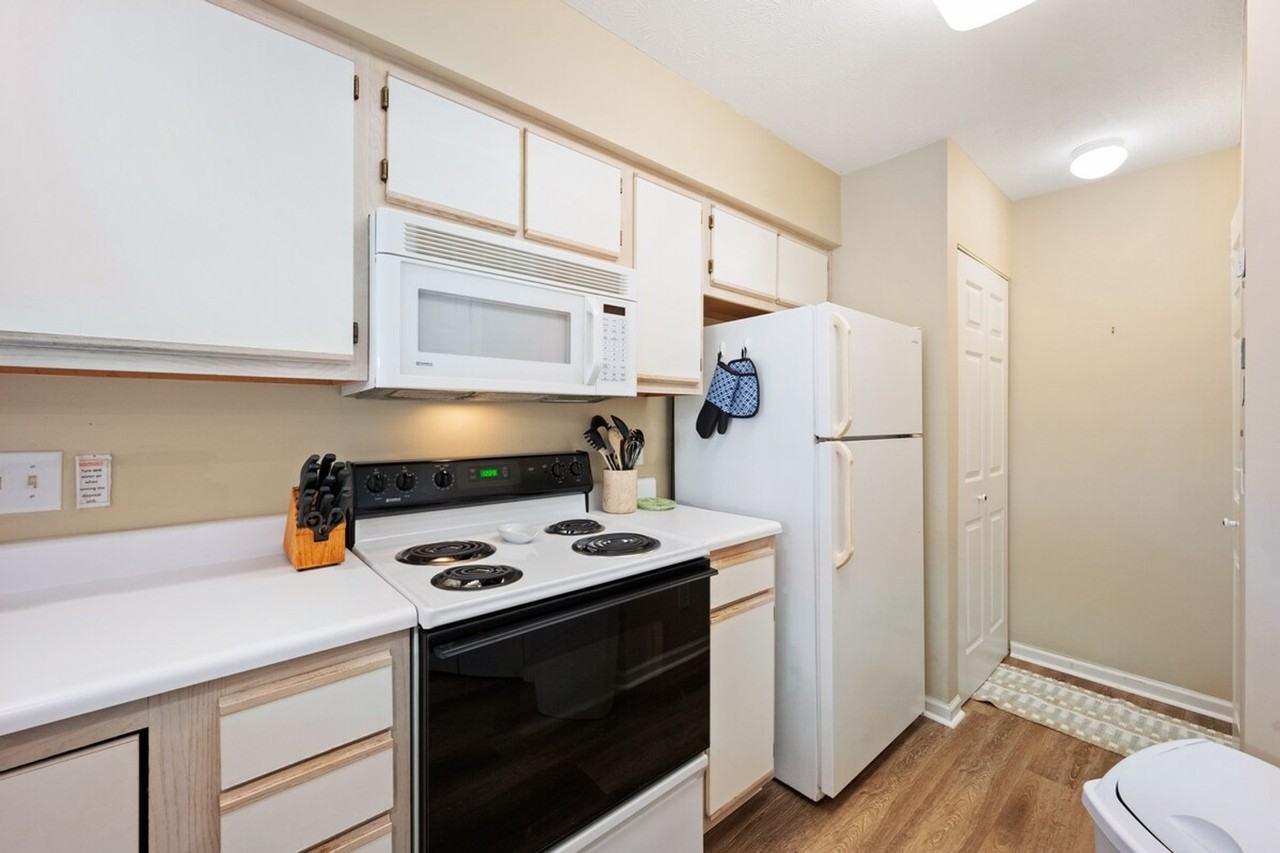 342 Pinehurst Ln #1253372P - Photo 4 of 26