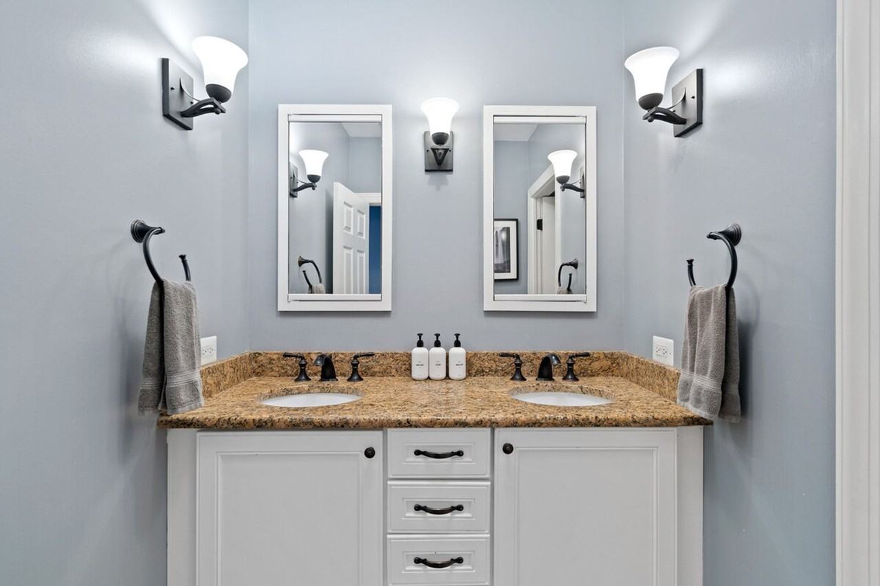 N Fremont St #1359757P - Photo 3 of 16