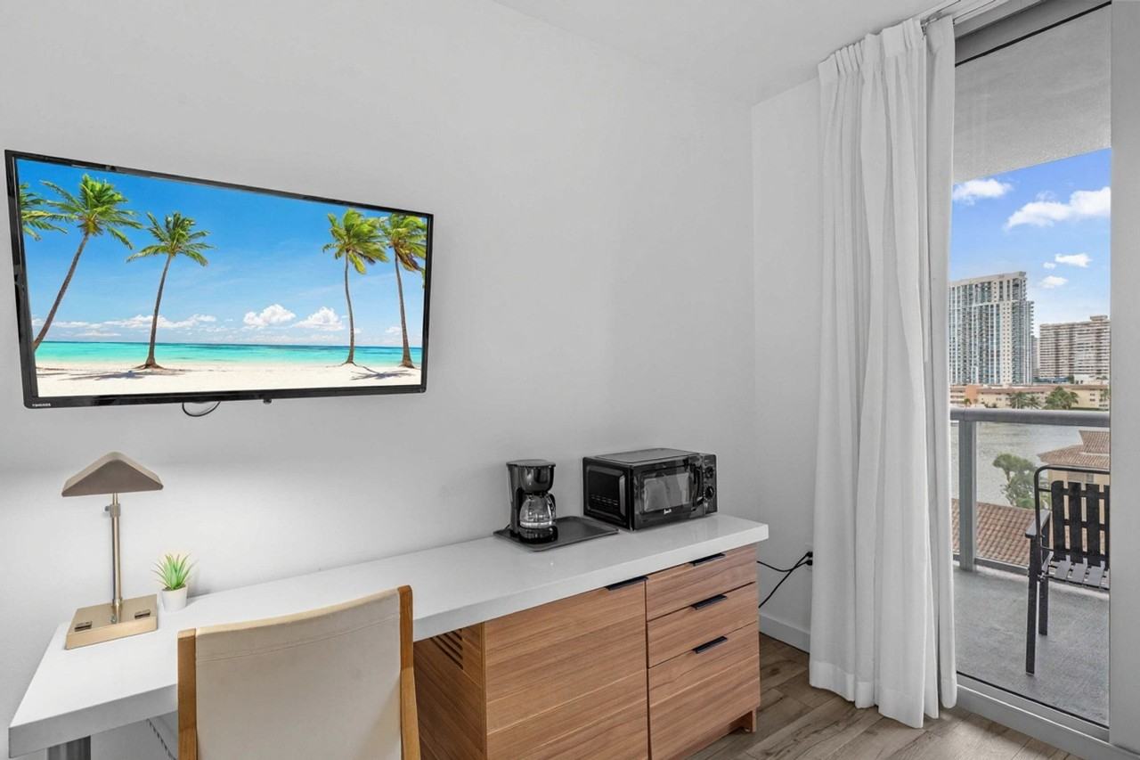 2602 E Hallandale Beach Blvd #1375238P - Photo 5 of 36