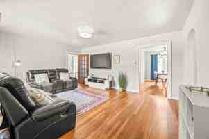 featured image of 2637 17th St