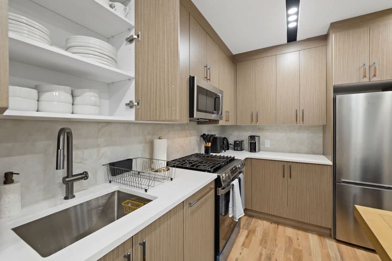 115 Franklin St #1470319P - Photo 5 of 42