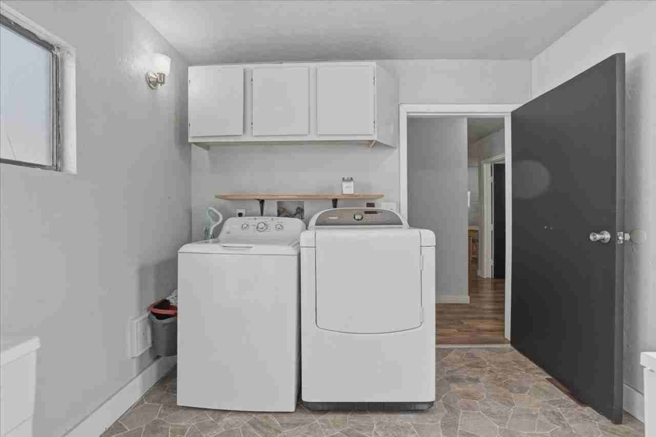 290 E 4th S #1492770P - Photo 6 of 14