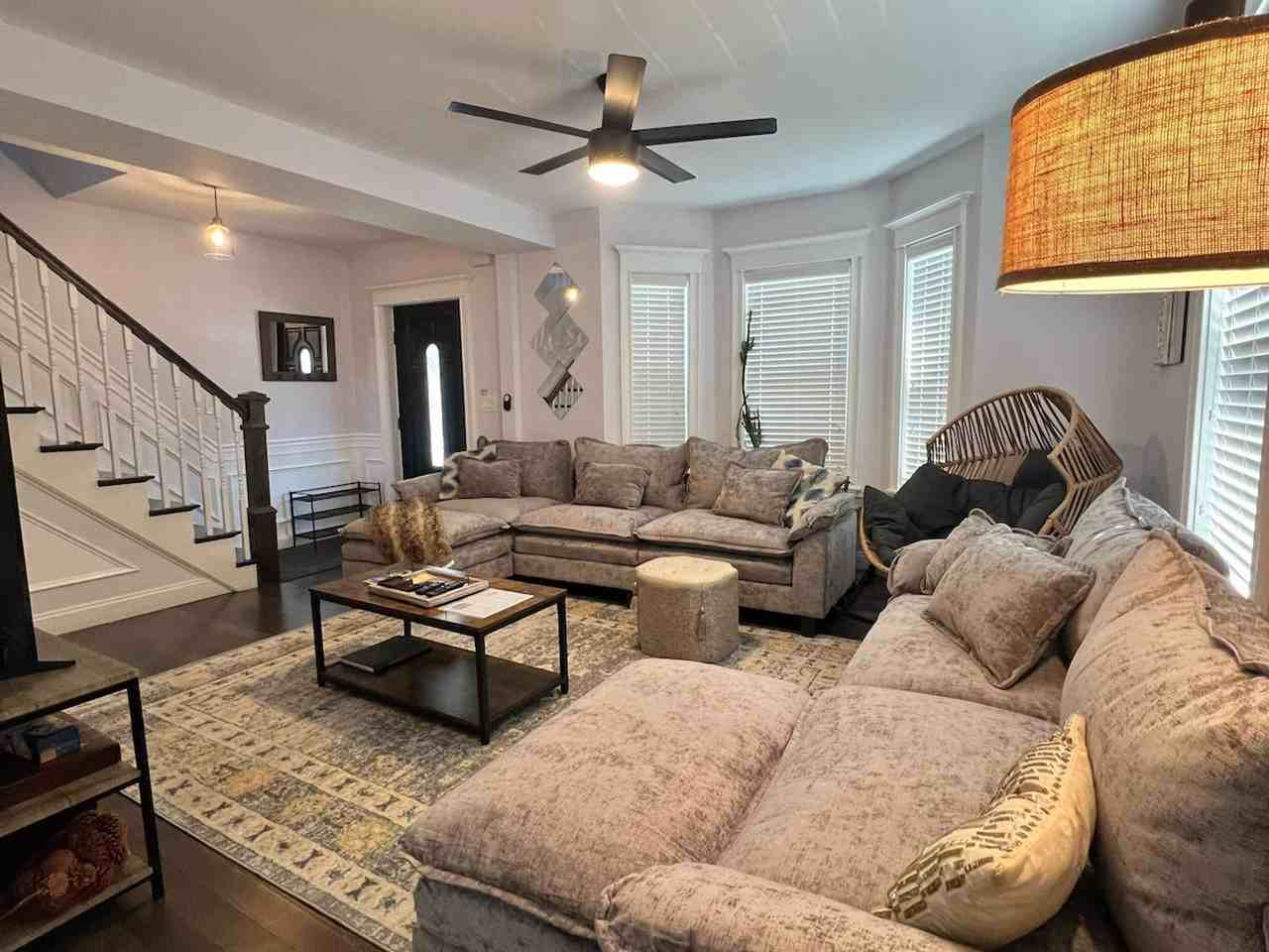 9 Summit Ave #1511376P - Photo 3 of 50