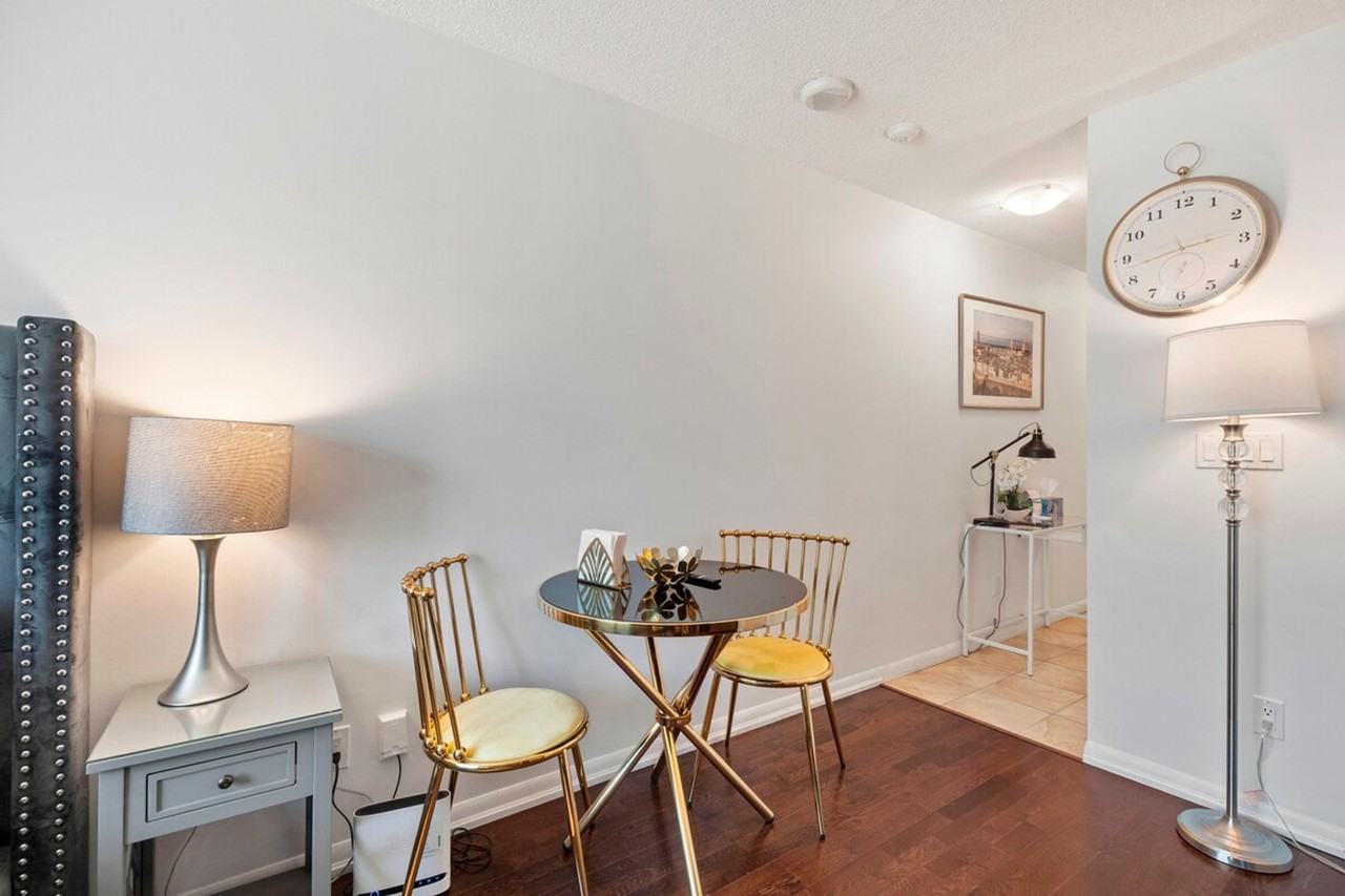 209 Fort York Blvd #1512532P - Photo 2 of 20