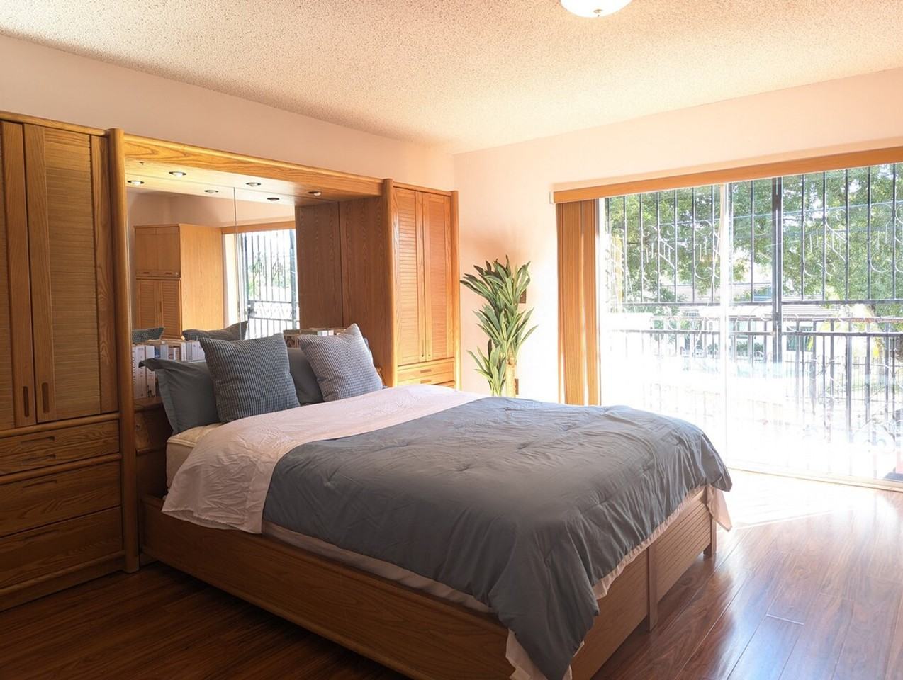 2945 Sw 18th St #1338516P - Photo 4 of 24