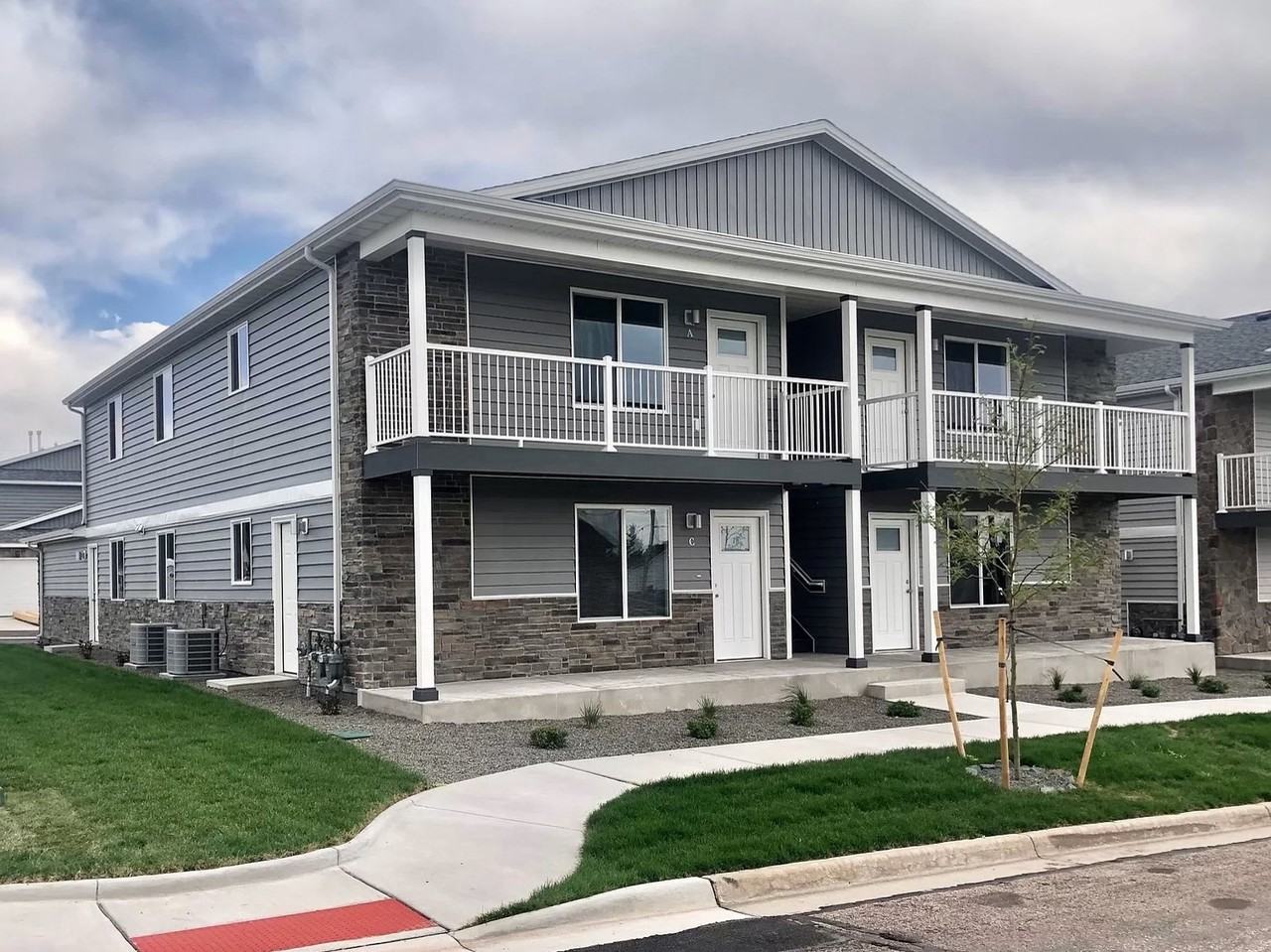 6334 Yellowstone Rd #B - Photo 2 of 14