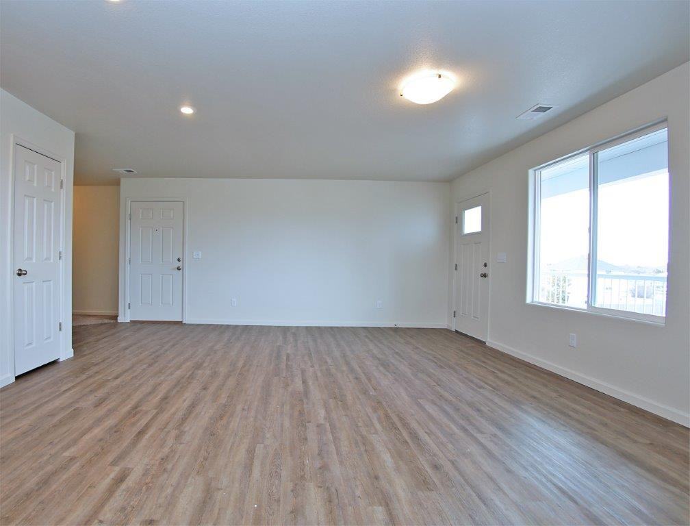 6334 Yellowstone Rd #B - Photo 5 of 14