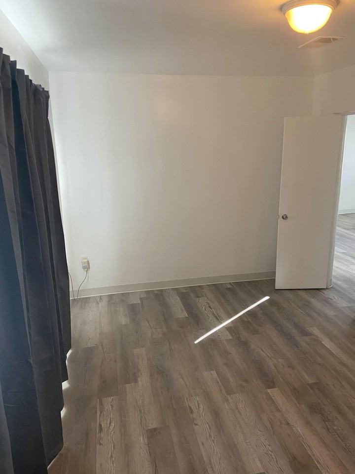 3727 Kirkup Ave #B - Photo 5 of 11