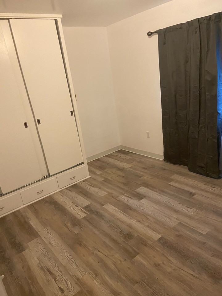 3727 Kirkup Ave #B - Photo 7 of 11