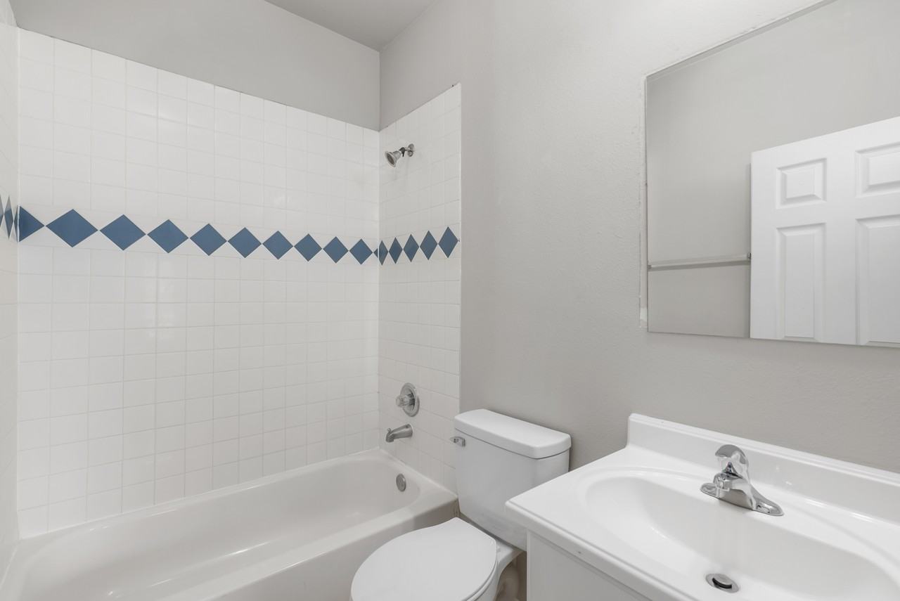 7522 Tejas Rd #8 - Photo 3 of 21