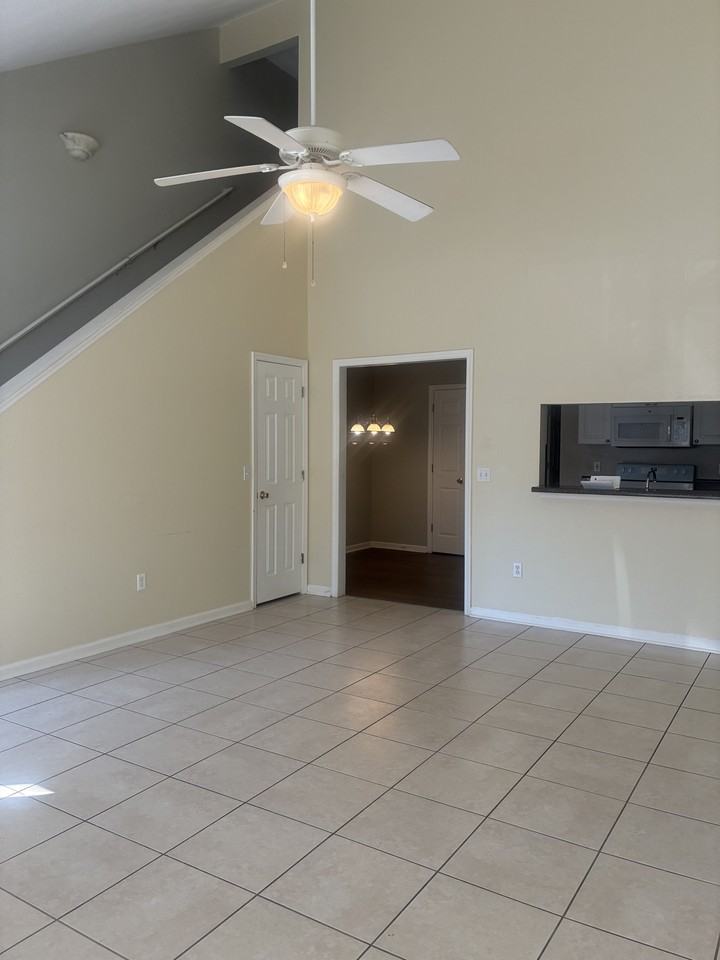 2772 Westbrook Ct - Photo 3 of 10
