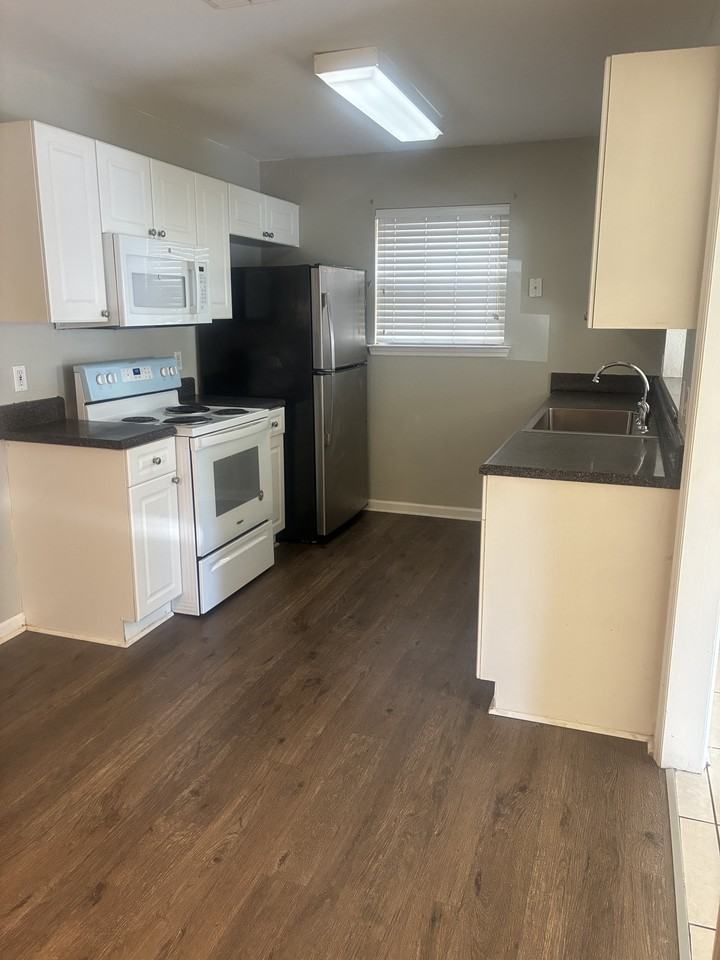 2772 Westbrook Ct - Photo 5 of 10