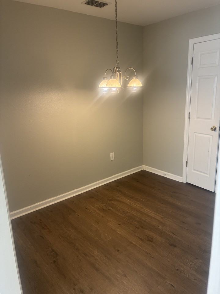 2772 Westbrook Ct - Photo 6 of 10