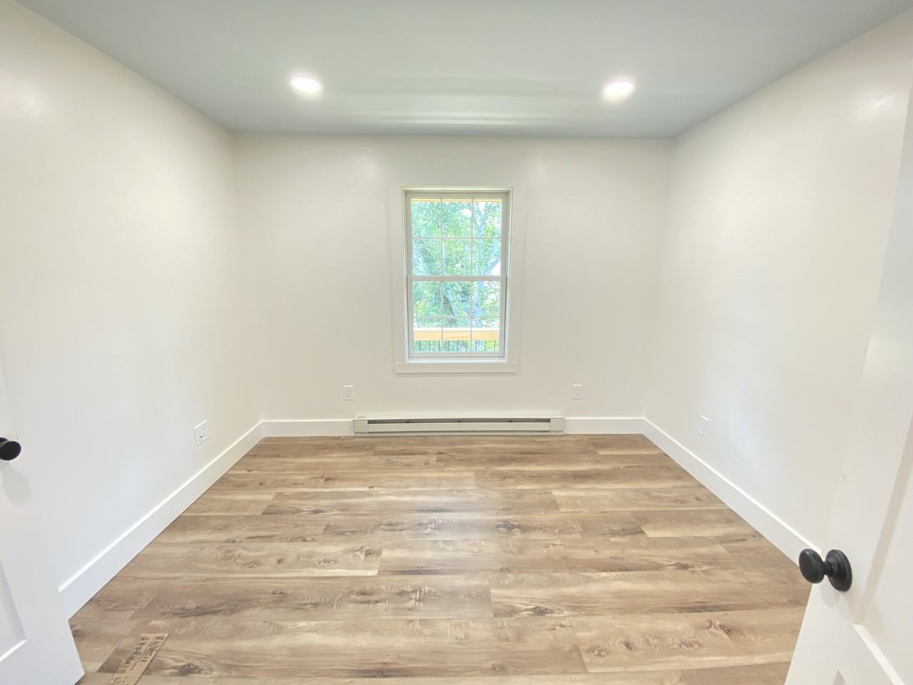 160 Bronson St - Photo 6 of 9