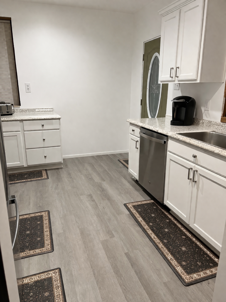 637 Spring St - Photo 5 of 12