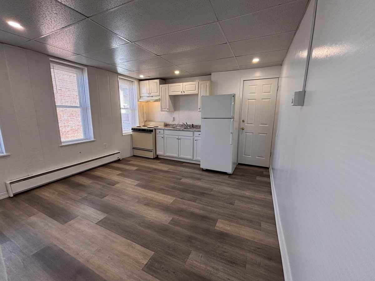 208 S Duke St #3REAR - Photo 2 of 11