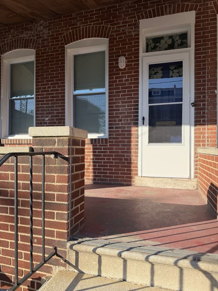 1815 W 2nd St - Photo 5 of 14