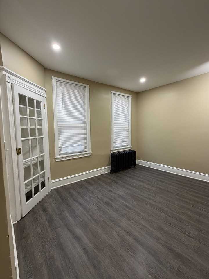 1815 W 2nd St - Photo 6 of 14