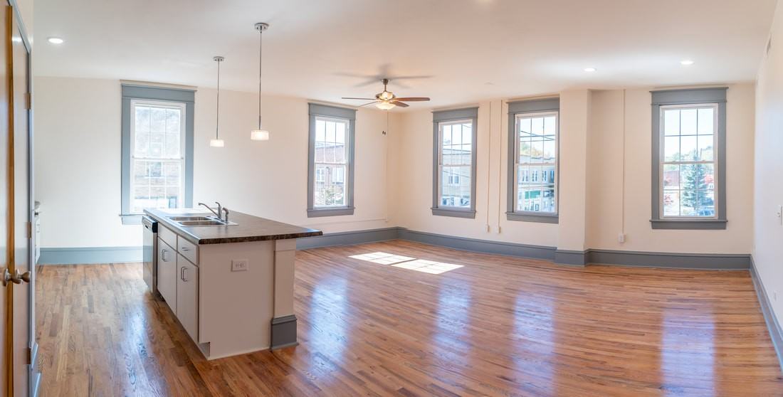 204 Jefferson Ave N #B - Photo 3 of 11