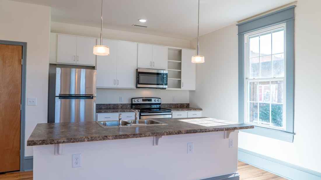 204 Jefferson Ave N #B - Photo 6 of 11