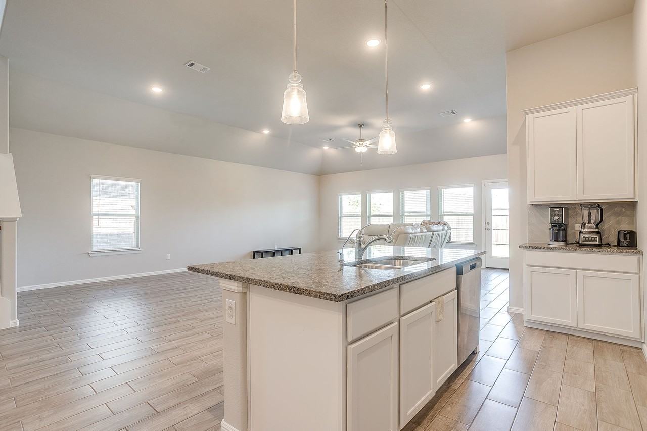 8924 Lantana Meadow Dr - Photo 4 of 39