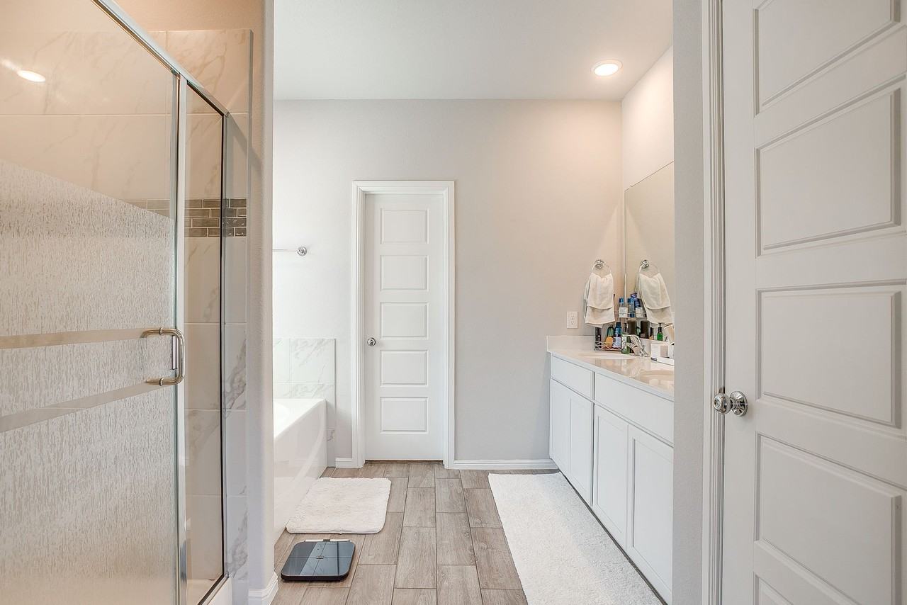 8924 Lantana Meadow Dr - Photo 5 of 39