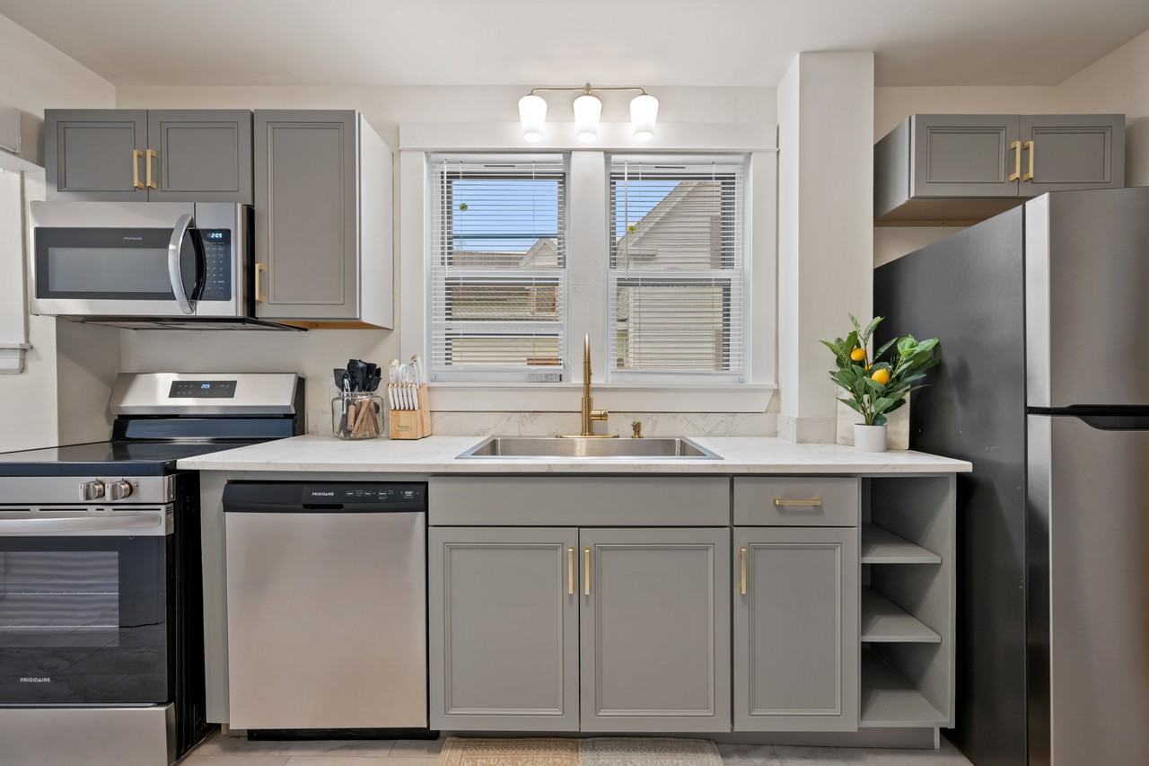 34 Allen St - Photo 3 of 21