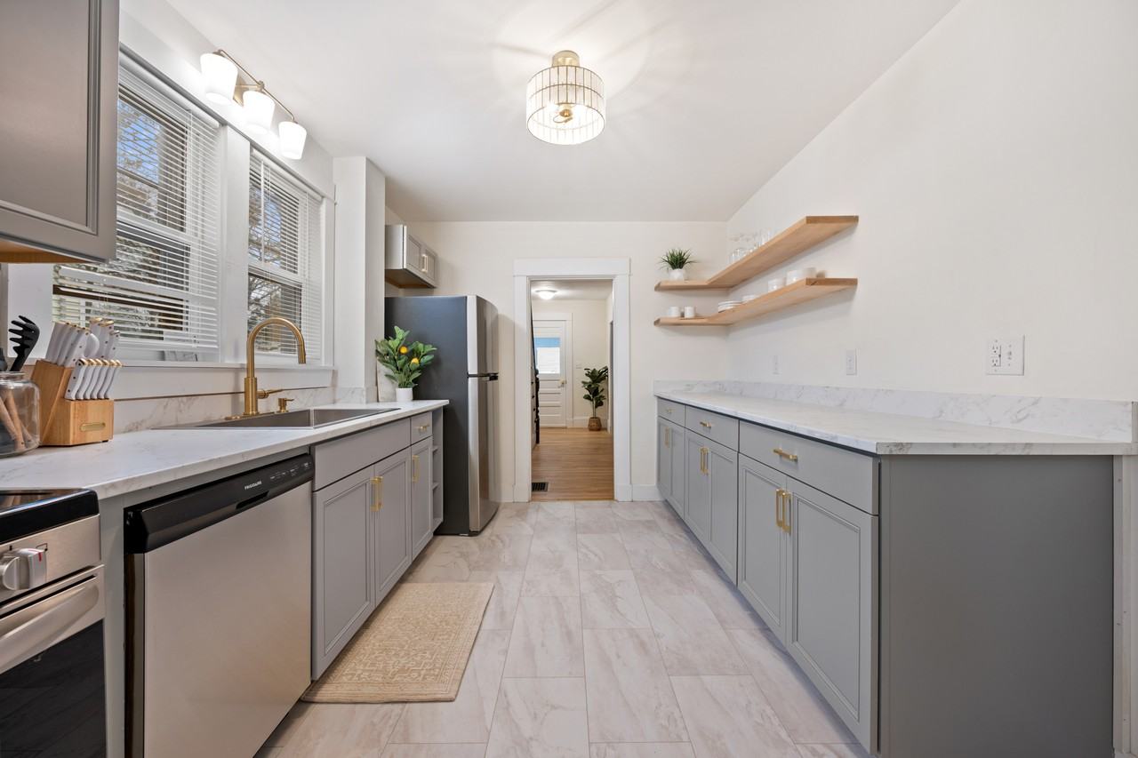 34 Allen St - Photo 4 of 21