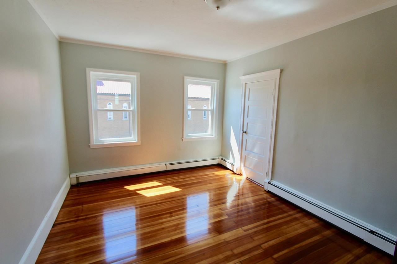 508 Revere St #2 - Photo 3 of 10