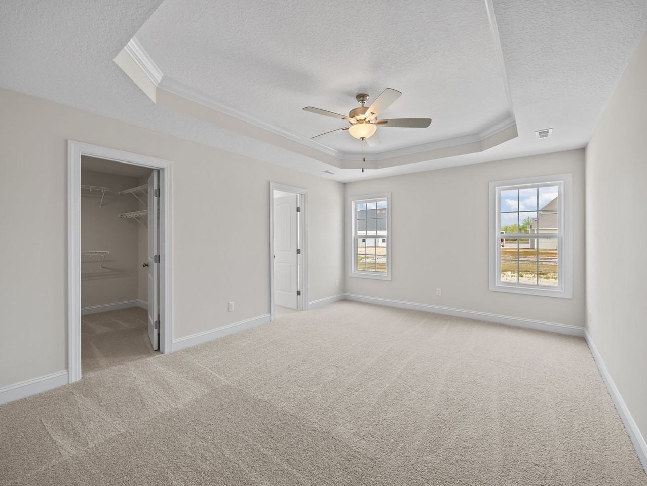 432 Montgomery Dr - Photo 4 of 12