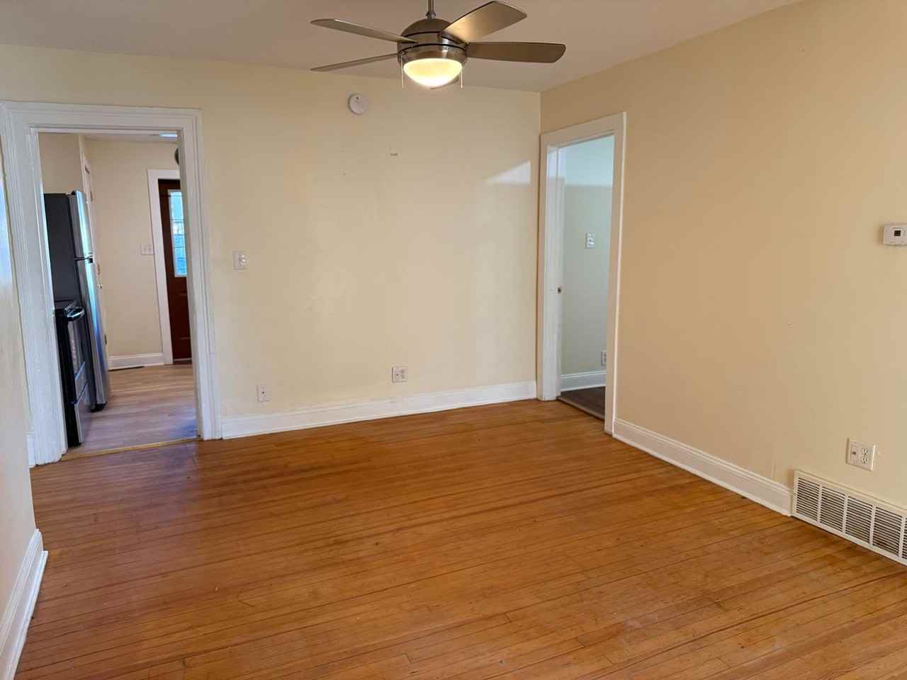 25 Bleecker Pl #1 - Photo 3 of 8