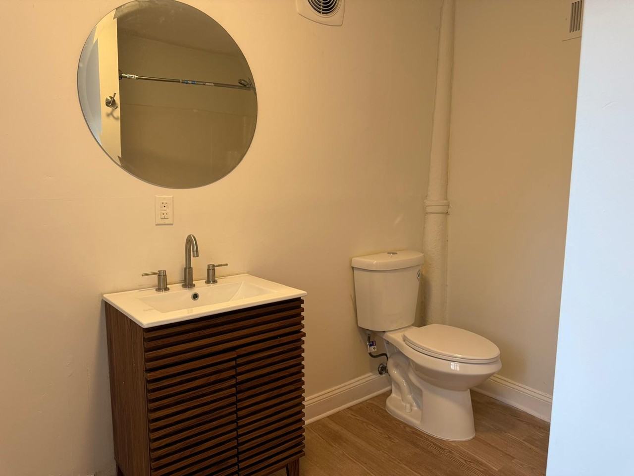 25 Bleecker Pl #1 - Photo 7 of 8